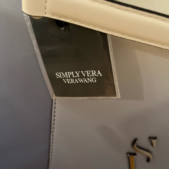 NWT Simply Vera Wang Periwinkle Ombré purse. - Picture 3 of 7